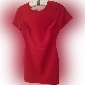 Dress - classic with its crew neck and simple, short sleeve